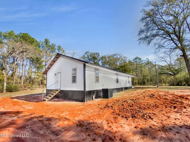 $169,000 | 1300 Burton Road, Little Rock, MS 39337