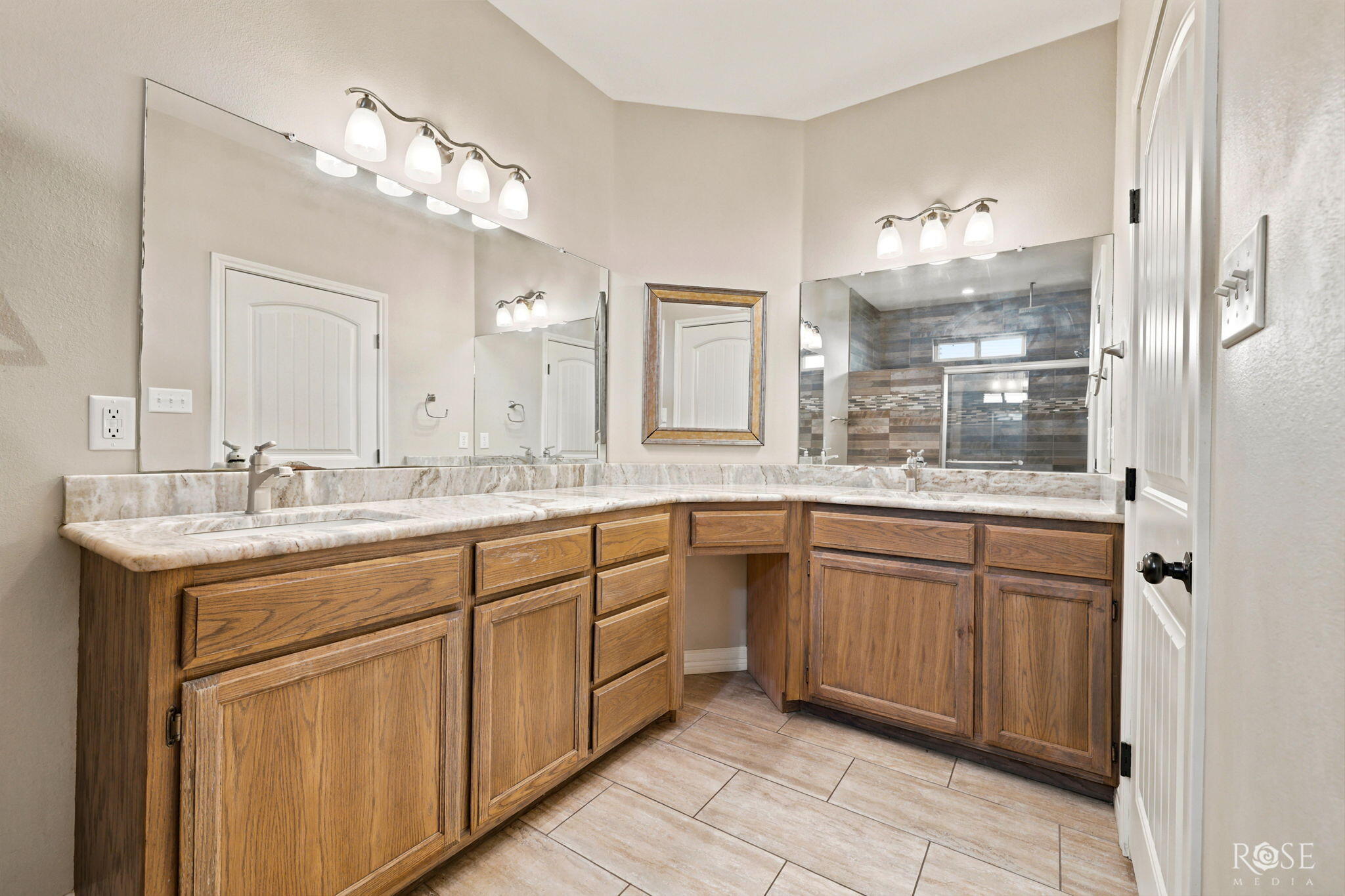 201 Burlington Road San Angelo, TX 76901 - Photo 20 of 30 Master Bath