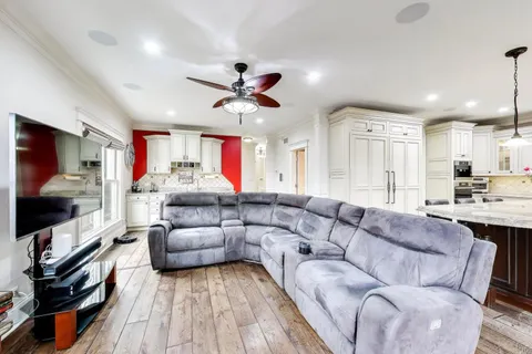 $925,000 | 7239 North Oconto Avenue, Chicago, IL 60631