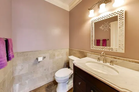 $925,000 | 7239 North Oconto Avenue, Chicago, IL 60631