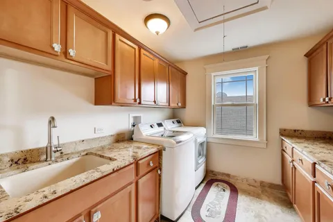 $925,000 | 7239 North Oconto Avenue, Chicago, IL 60631