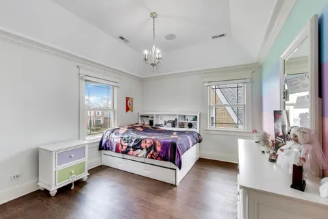 $925,000 | 7239 North Oconto Avenue, Chicago, IL 60631