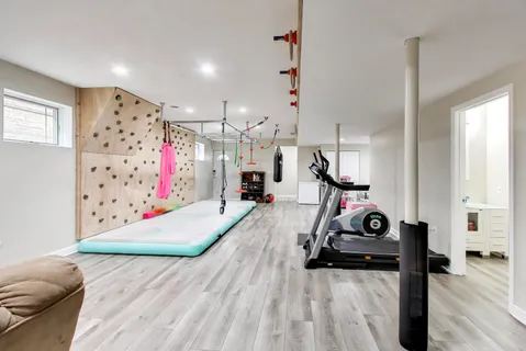 $925,000 | 7239 North Oconto Avenue, Chicago, IL 60631