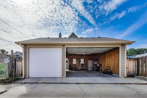 $925,000 | 7239 North Oconto Avenue, Chicago, IL 60631