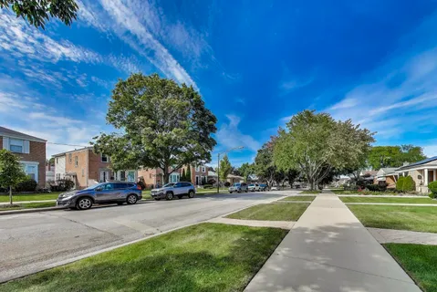 $925,000 | 7239 North Oconto Avenue, Chicago, IL 60631
