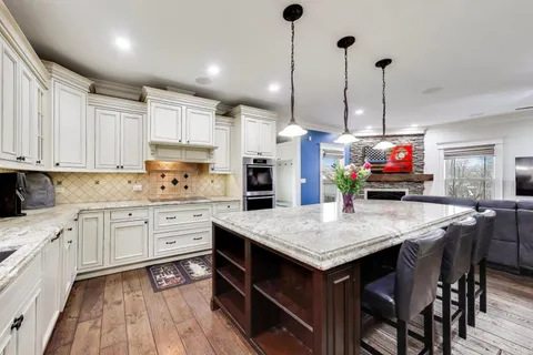 $925,000 | 7239 North Oconto Avenue, Chicago, IL 60631