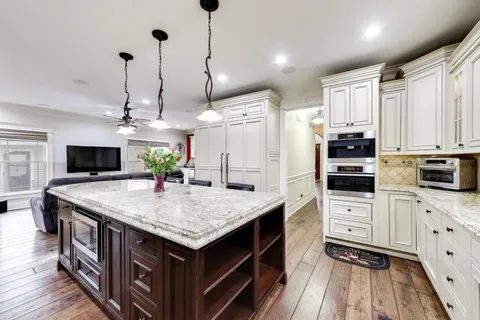 $925,000 | 7239 North Oconto Avenue, Chicago, IL 60631