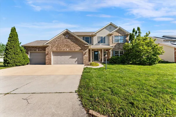 $495,000 | 506 West Riverbend Boulevard, Mahomet, IL 61853