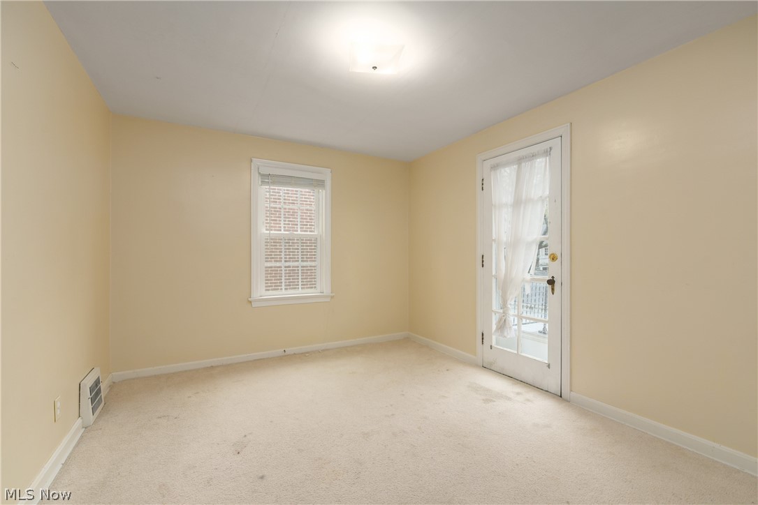 1148 Pennfield Road Cleveland, OH 44121 - Photo 22 of 32