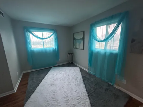 $184,900 | 513 West Washington Street, Galveston, IN 46932