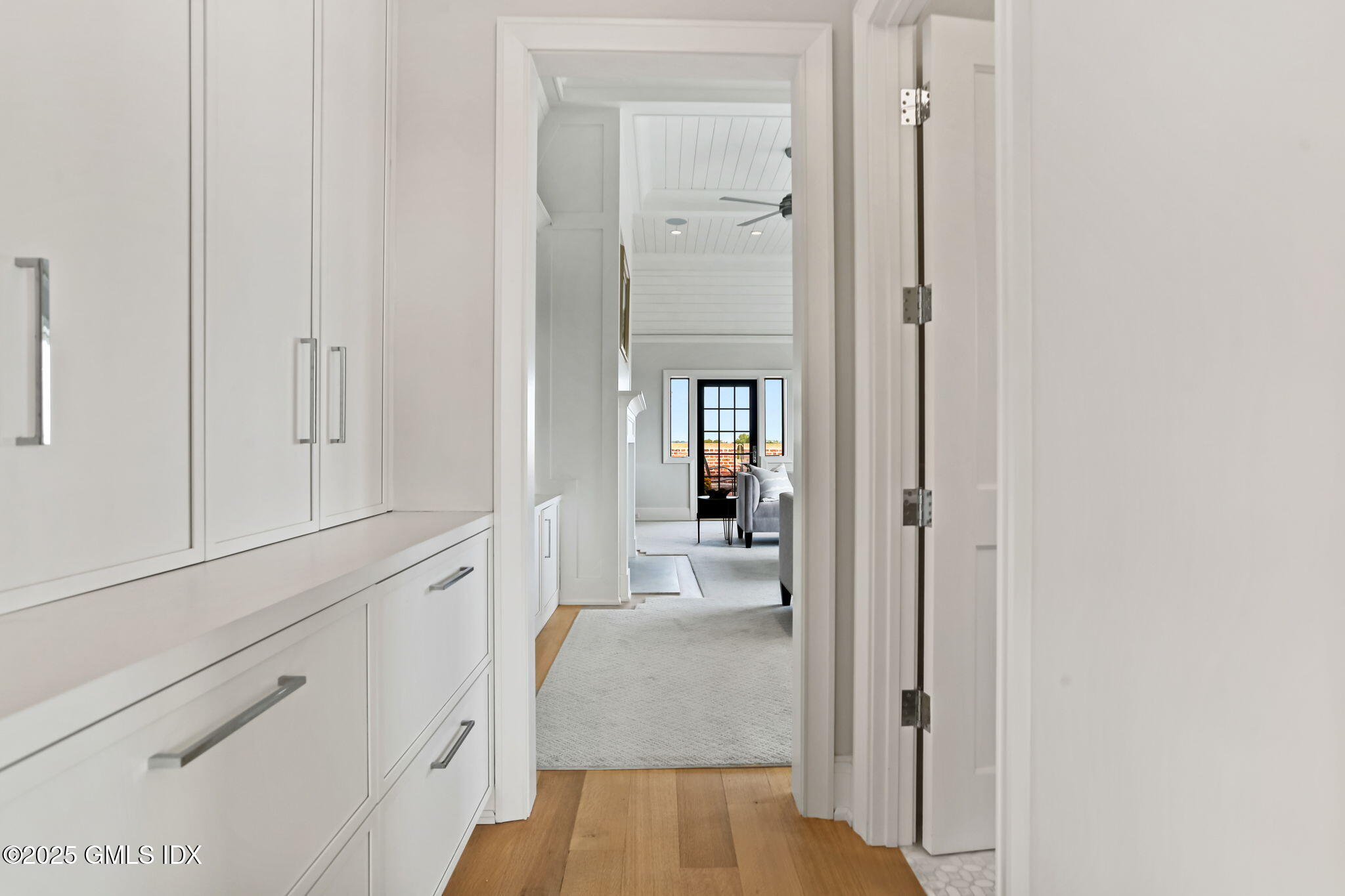 4 Lafayette Court, Unit PH Greenwich, CT 06830 - Photo 12 of 40 33-web-or-mls-4-lafayette-ct-ph7a