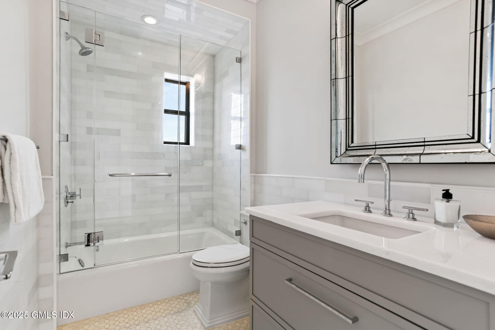 4 Lafayette Court, Unit PH Greenwich, CT 06830 - Photo 13 of 40 30-web-or-mls-4-lafayette-ct-ph7a