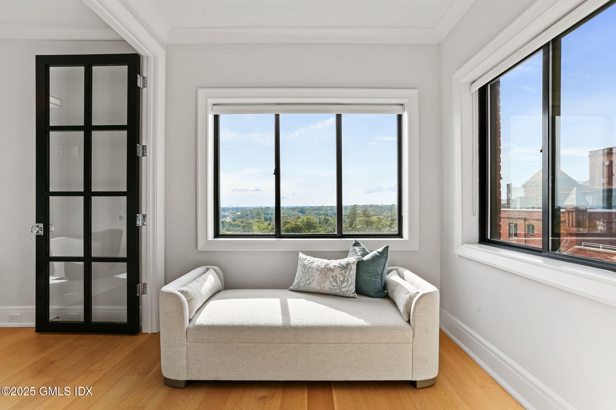 4 Lafayette Court, Unit PH Greenwich, CT 06830 - Photo 15 of 40 31-web-or-mls-4-lafayette-ct-ph7a