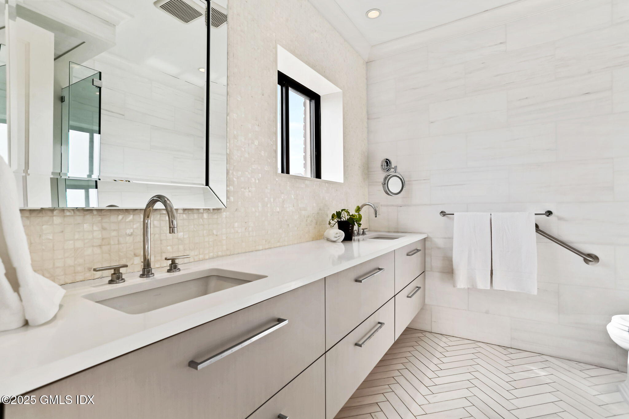 4 Lafayette Court, Unit PH Greenwich, CT 06830 - Photo 17 of 40 39-web-or-mls-4-lafayette-ct-ph7a