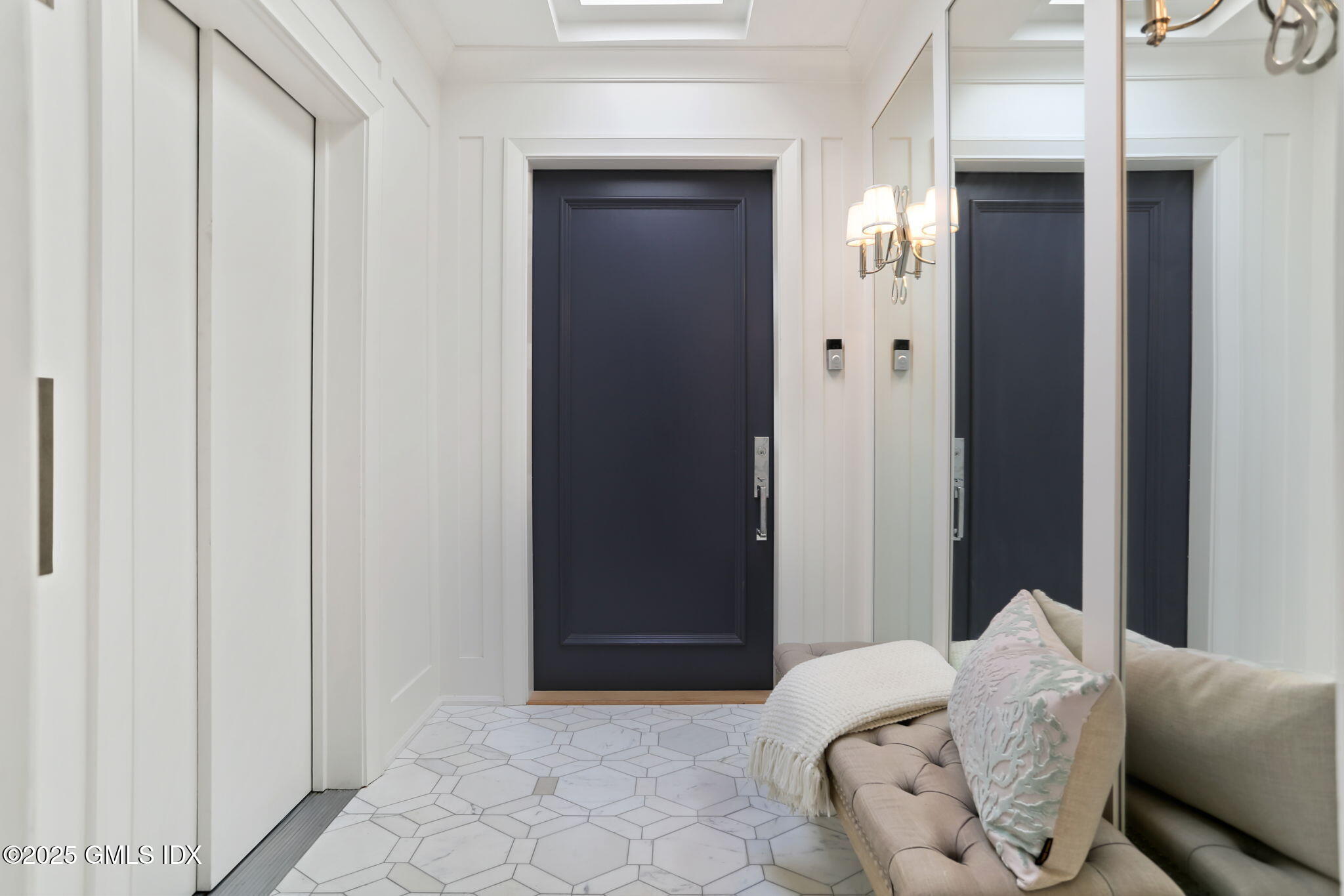 4 Lafayette Court, Unit PH Greenwich, CT 06830 - Photo 2 of 40 42-web-or-mls-4-lafayette-ct-ph7a