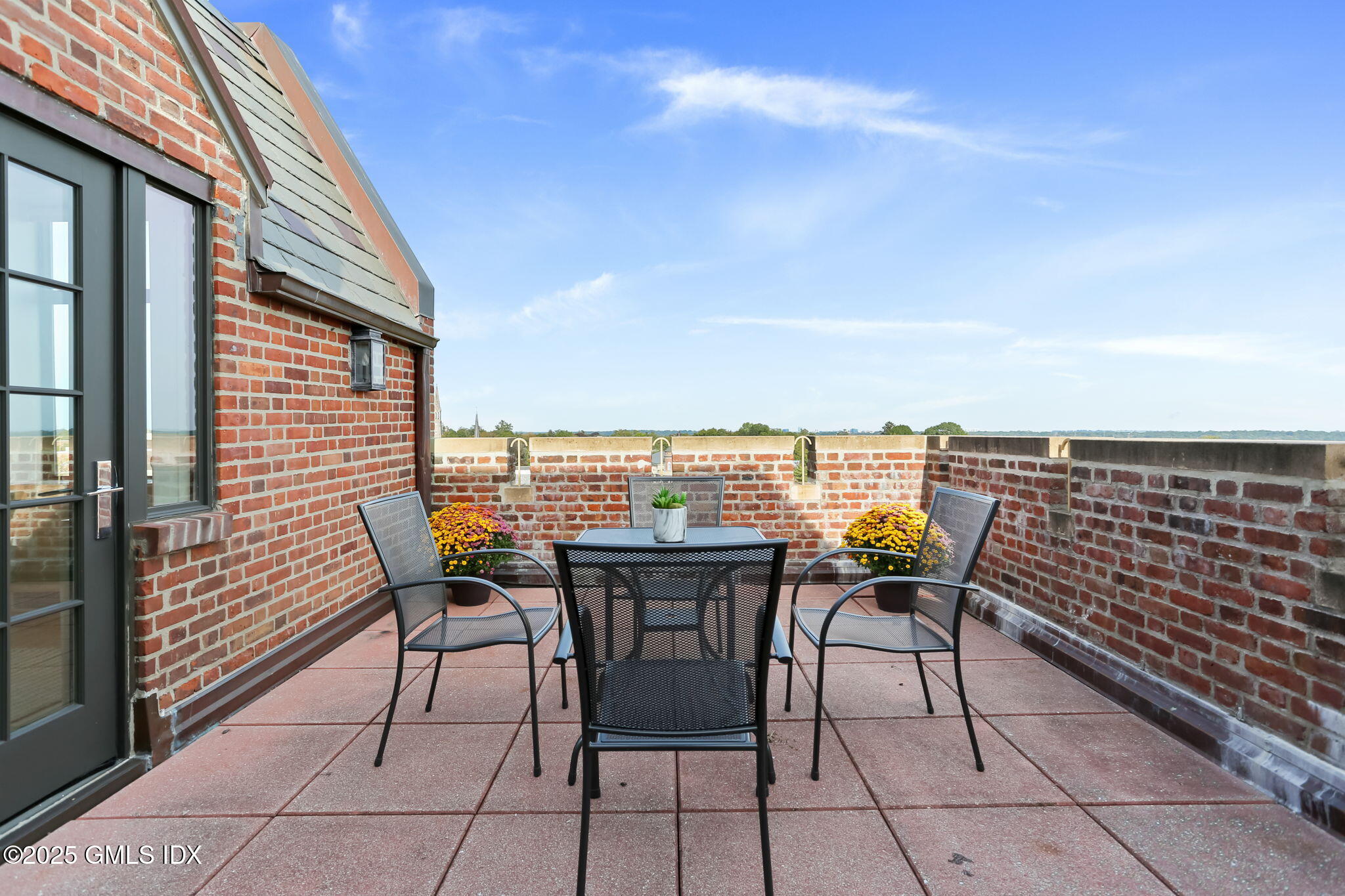 4 Lafayette Court, Unit PH Greenwich, CT 06830 - Photo 25 of 40 45-web-or-mls-4-lafayette-ct-ph7a