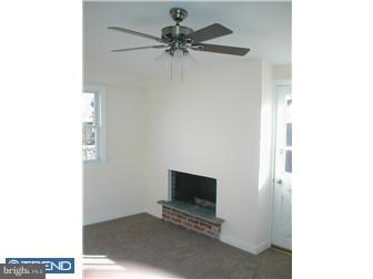 33 Dutton Mill Road Aston, PA 19014 - Photo 3 of 10 Family Room