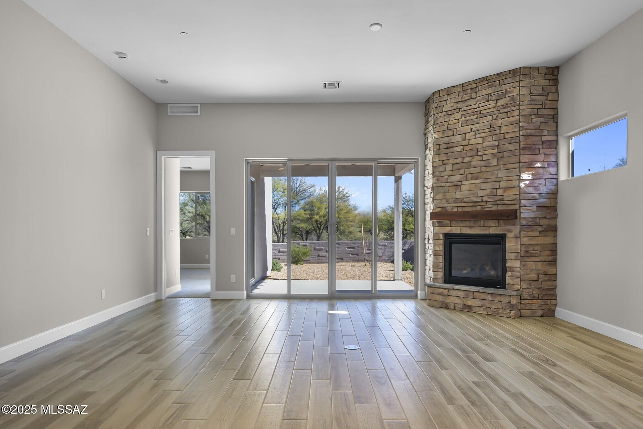 2171 Embarcadero Way Tubac, AZ 85646 - Photo 5 of 37 Living Room w Fireplace