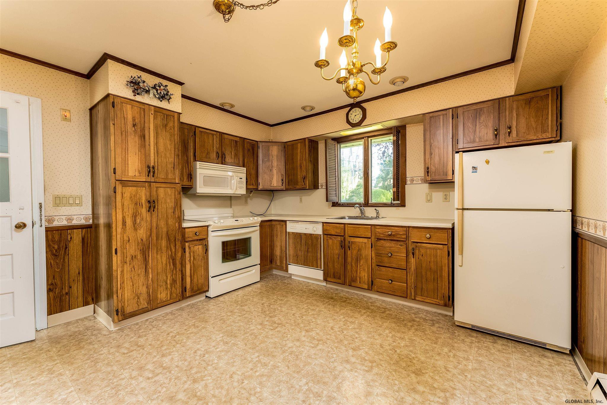 116 Latham Ridge Road Colonie, NY 12110 - Photo 4 of 35 Photo 4