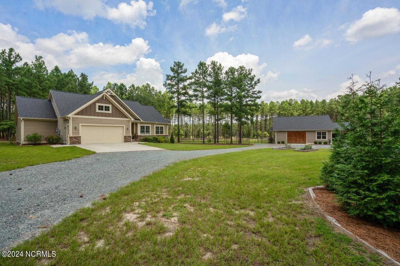 190 Bunkhouse Road Aberdeen, NC 28315 - Photo 7 of 62 190-bunkhouse-002