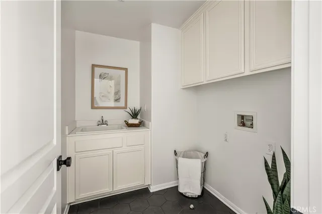 $995,000 | 966 Apricot Way, Carson, CA 90746