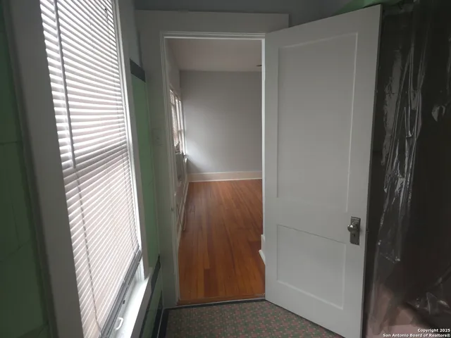 $1,050 | 1120 West Woodlawn Avenue, Unit 6, San Antonio, TX 78201