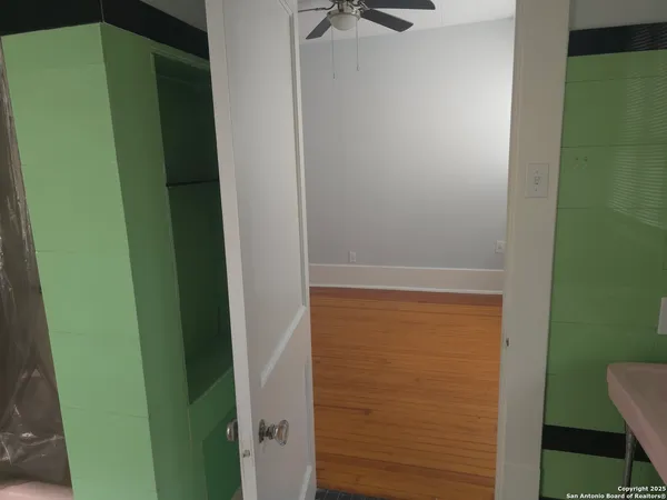 $1,050 | 1120 West Woodlawn Avenue, Unit 6, San Antonio, TX 78201