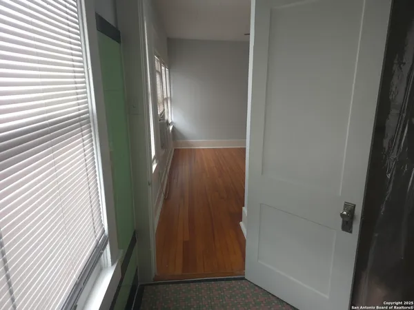 $1,050 | 1120 West Woodlawn Avenue, Unit 6, San Antonio, TX 78201