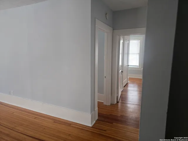 $1,050 | 1120 West Woodlawn Avenue, Unit 6, San Antonio, TX 78201