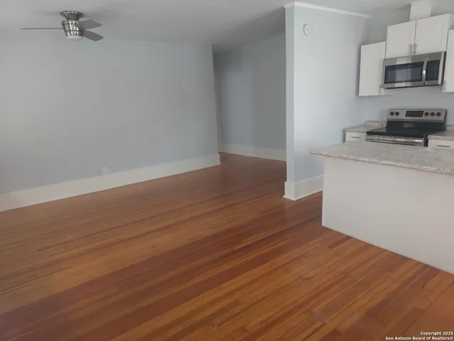 $1,050 | 1120 West Woodlawn Avenue, Unit 6, San Antonio, TX 78201