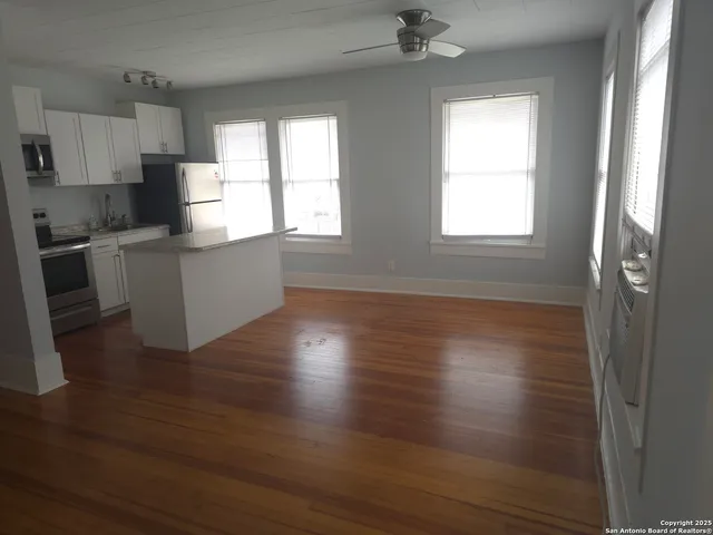 $1,050 | 1120 West Woodlawn Avenue, Unit 6, San Antonio, TX 78201