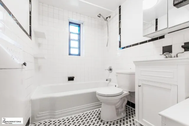 $5,500 | 63 1st Place, Unit 4 | Carroll Gardens