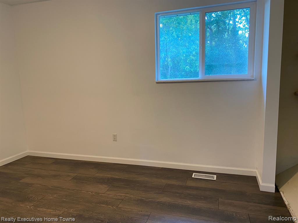 995 Cove Road Goodells, MI 48027 - Photo 14 of 23