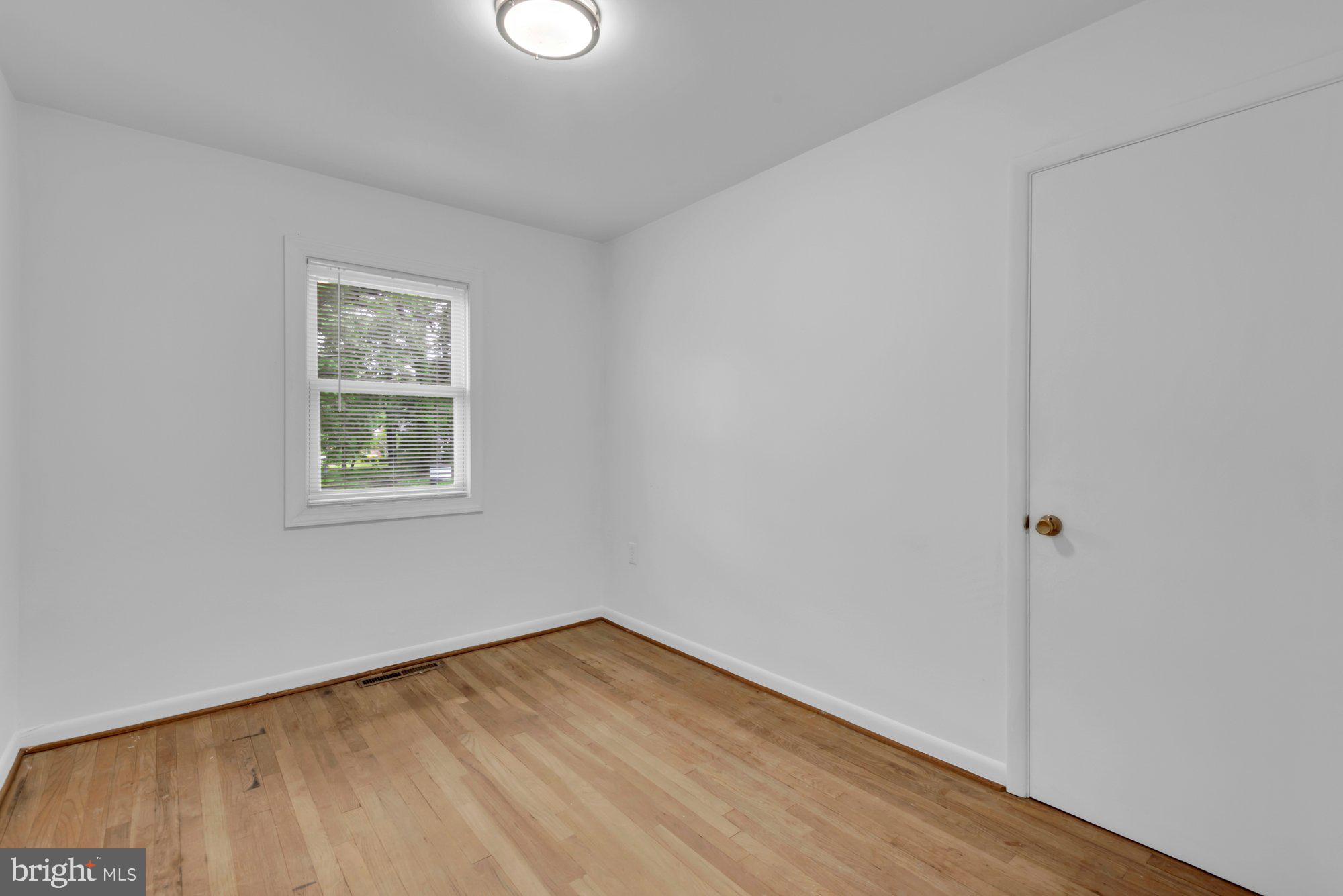 4097 Shoreham Beach Road Edgewater, MD 21037 - Photo 15 of 25 Gallery Image 15