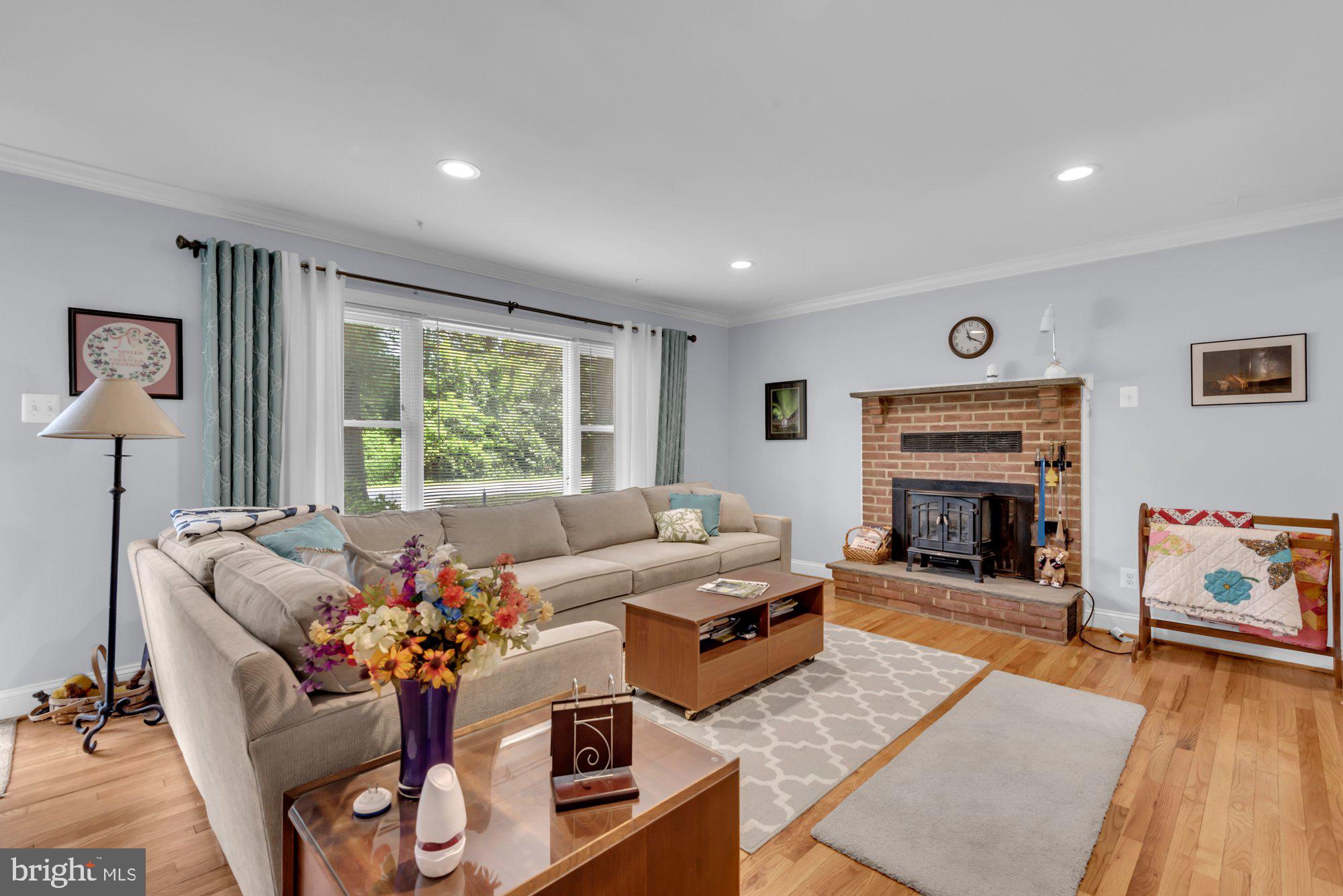 4097 Shoreham Beach Road Edgewater, MD 21037 - Photo 4 of 25 Gallery Image 4