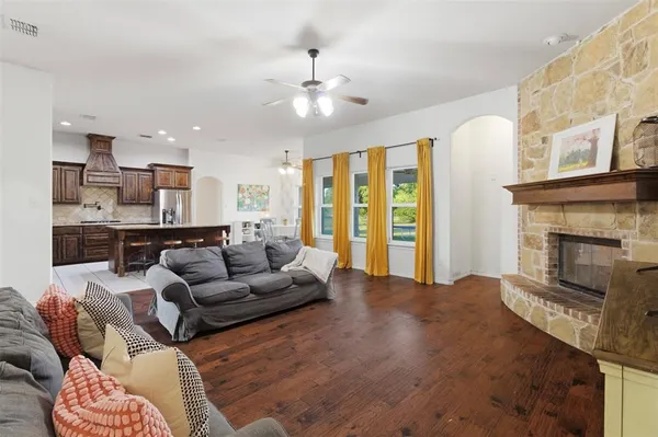 $489,900 | 1030 Lester Burt Road, Farmersville, TX 75442