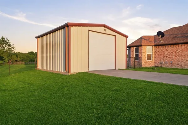 $489,900 | 1030 Lester Burt Road, Farmersville, TX 75442