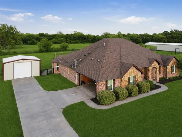$489,900 | 1030 Lester Burt Road, Farmersville, TX 75442