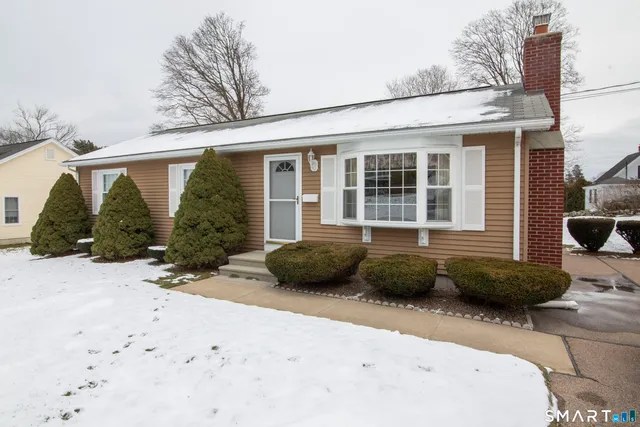 $399,000 | 18 Edward Street, Stonington, CT 06379