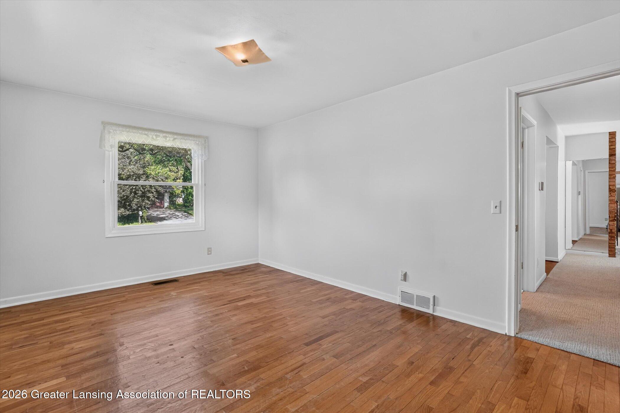 2106 Byrnes Road Lansing, MI 48906 - Photo 22 of 51 25-2106-Byrnes-Rd-WindowStill-Photograph