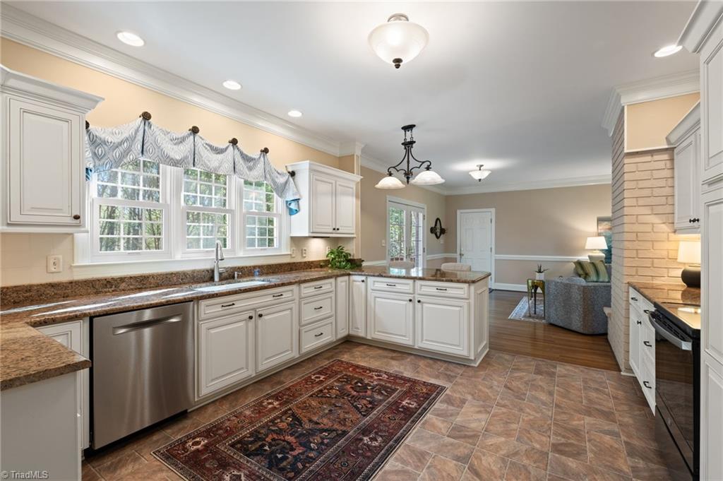 2804 Fleming Road Greensboro, NC 27410 - Photo 14 of 50 Gallery Image 14