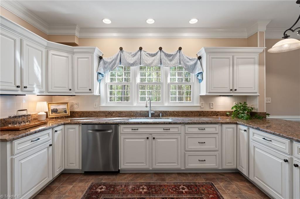 2804 Fleming Road Greensboro, NC 27410 - Photo 16 of 50 Gallery Image 16