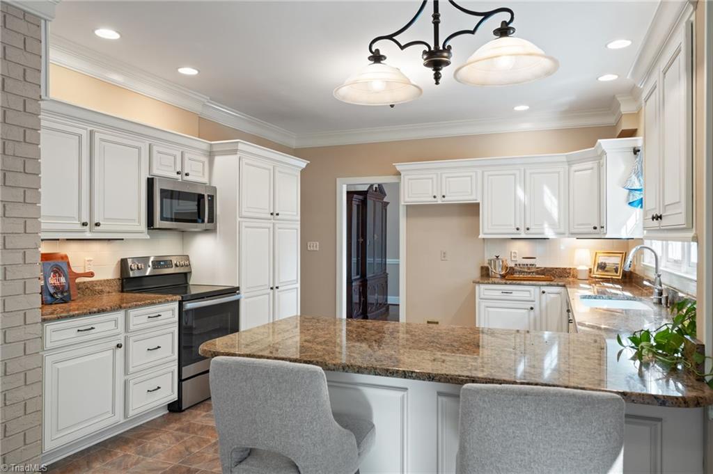 2804 Fleming Road Greensboro, NC 27410 - Photo 17 of 50 Gallery Image 17