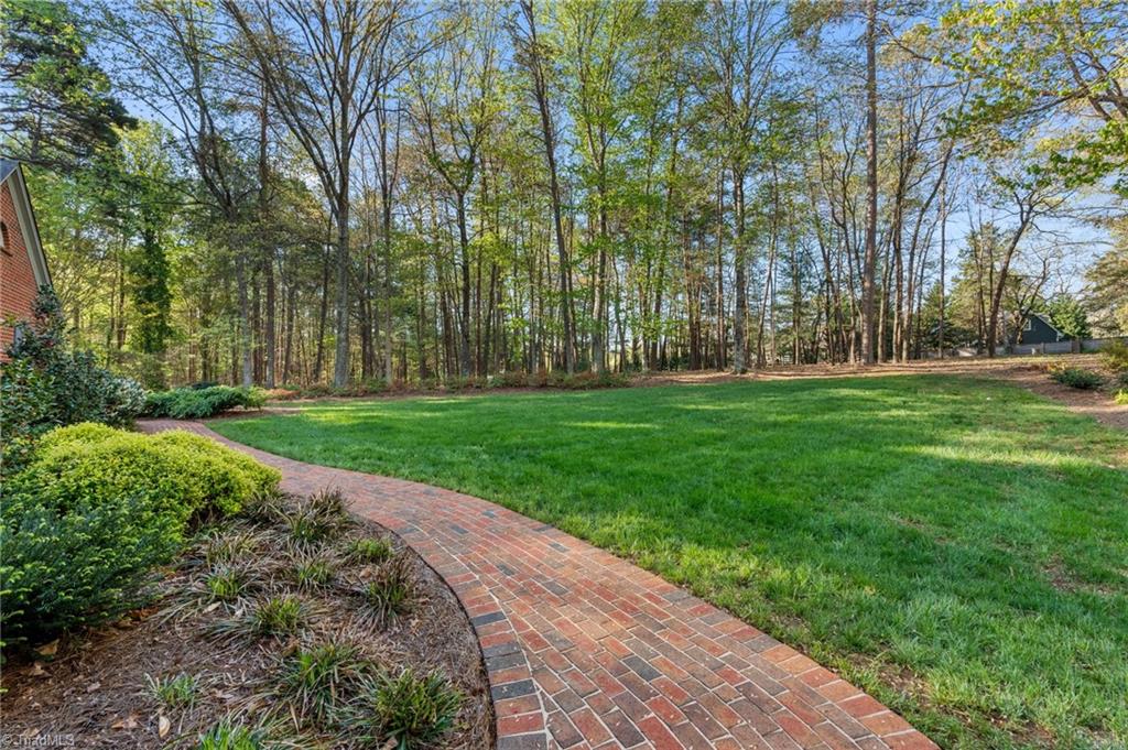 2804 Fleming Road Greensboro, NC 27410 - Photo 6 of 50 Gallery Image 6