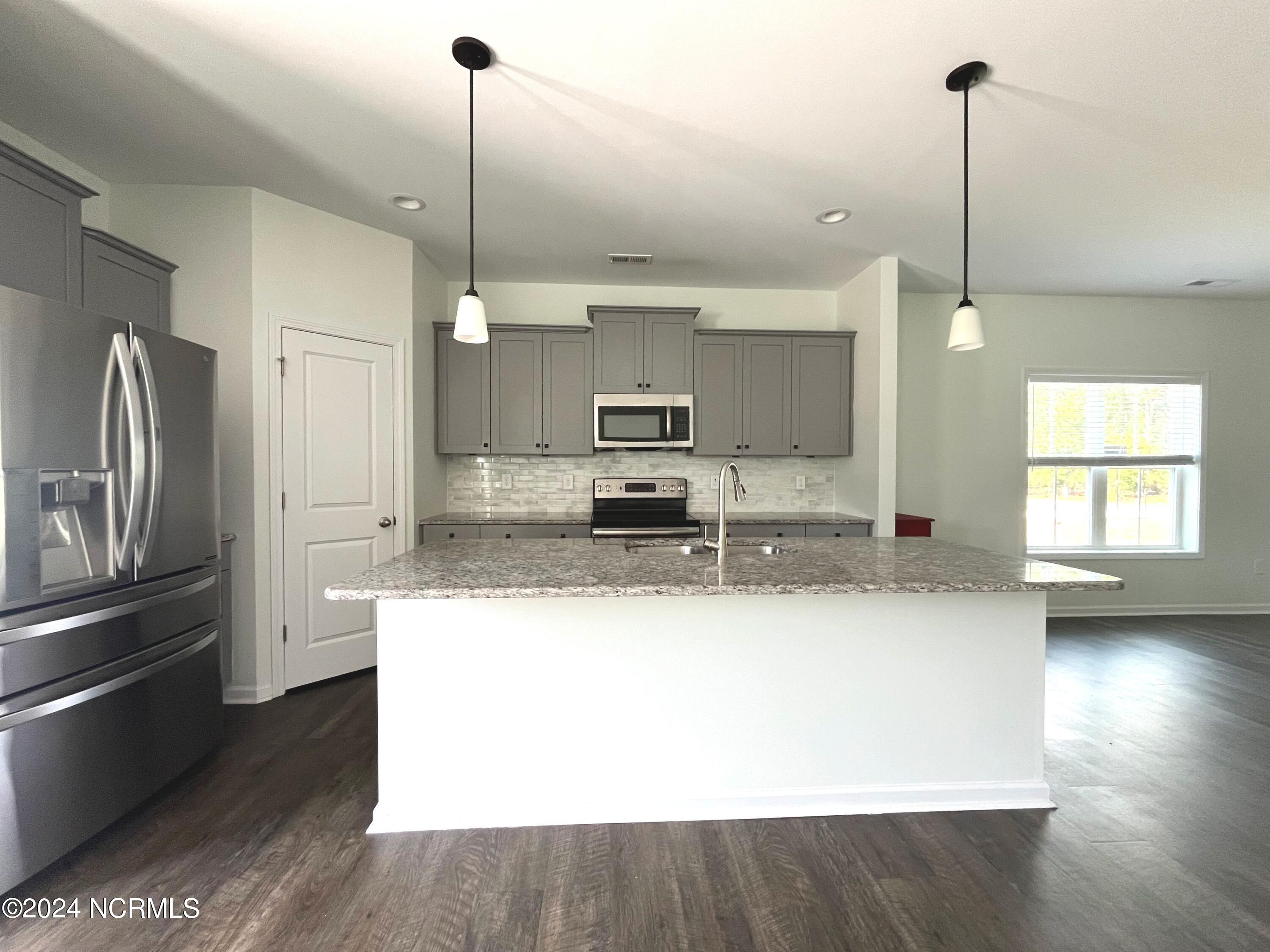885 Carolina Road Aberdeen, NC 28315 - Photo 8 of 31