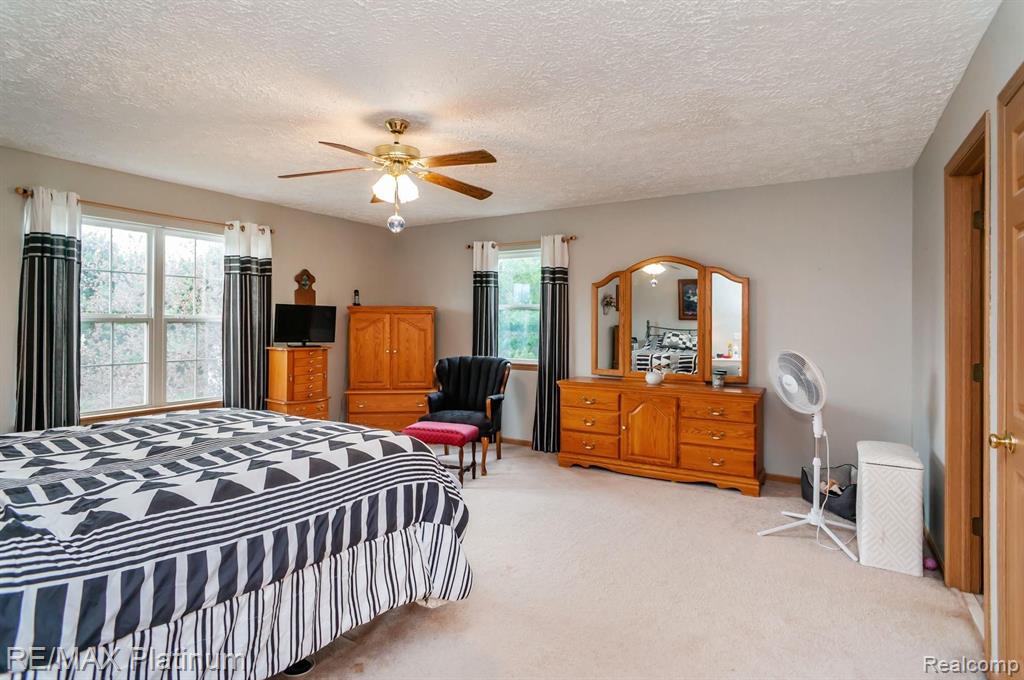 727 North Hacker Road Howell, MI 48843 - Photo 17 of 28