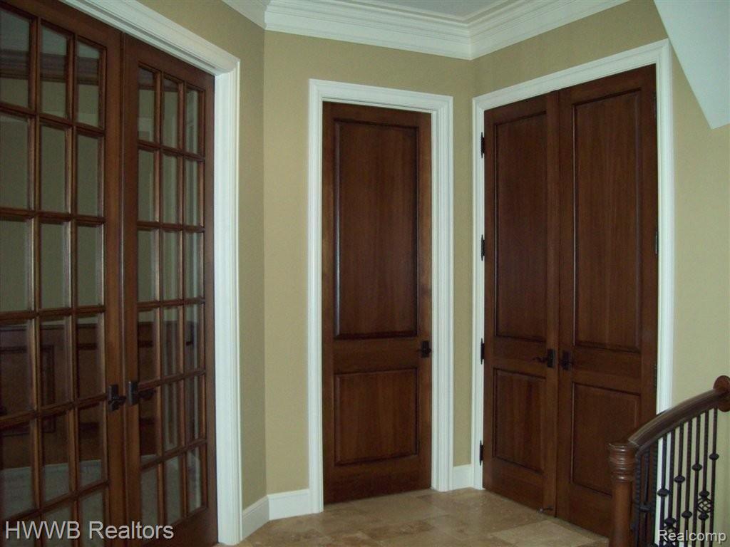 3726 Thatcher Drive Rochester, MI 48309 - Photo 22 of 23 Solid Wood 8 Ft Doors