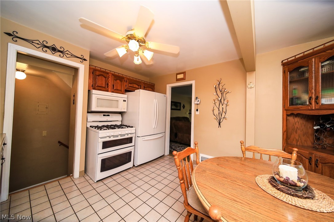 9400 Oakdale Road Parma, OH 44129 - Photo 4 of 35