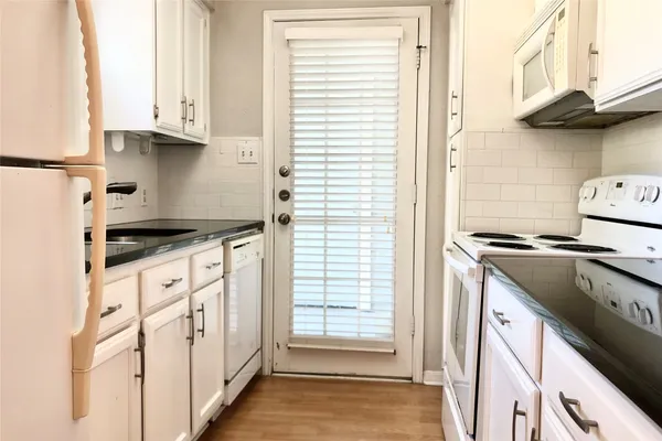 $2,325 | 3111 Tom Green Street, Unit 204, Austin, TX 78705