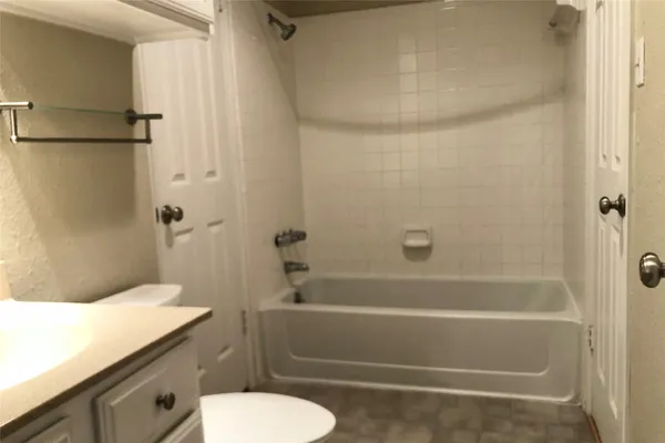 $2,325 | 3111 Tom Green Street, Unit 204, Austin, TX 78705